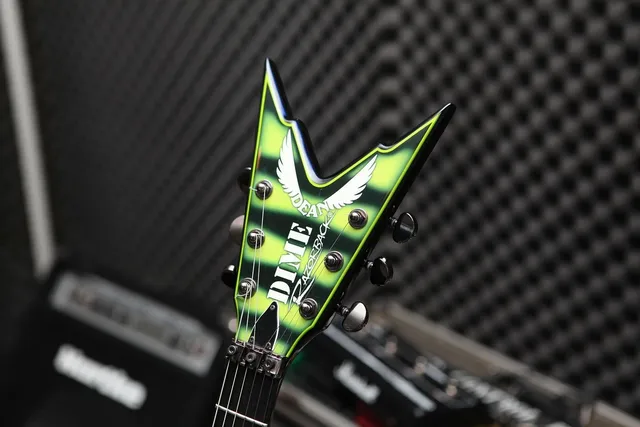 Framus Wolf Hoffmann Pro Artist Series Flying V Electric Guitar Silver Metallic w/Bag Shop Demo