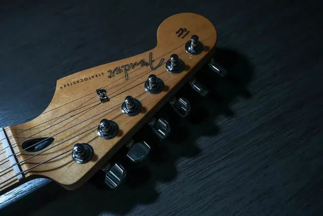Fender Midnight Stratocaster Limited Edition MIJ w/Bag