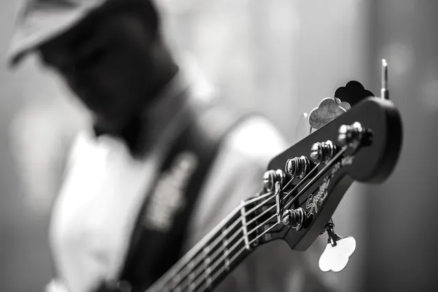 Music Man Caprice 4 String Bass Heritage Tobacco Rosewood