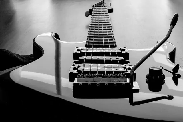 EVH Striped Series Star Electric Guitar Black/White