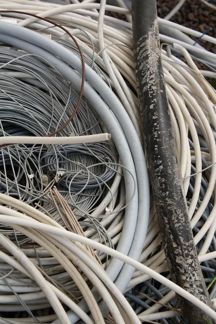 Flat Daisy Chain Cable 6 Outputs Angled 30cm Length