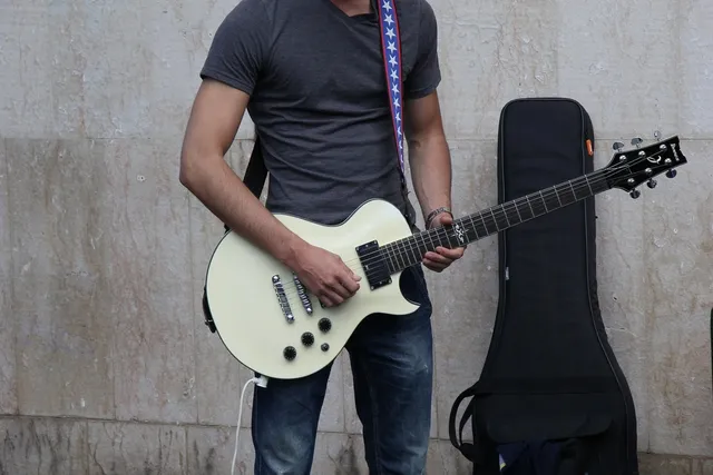 Epiphone Broadway Natural Electric Guitar 2011