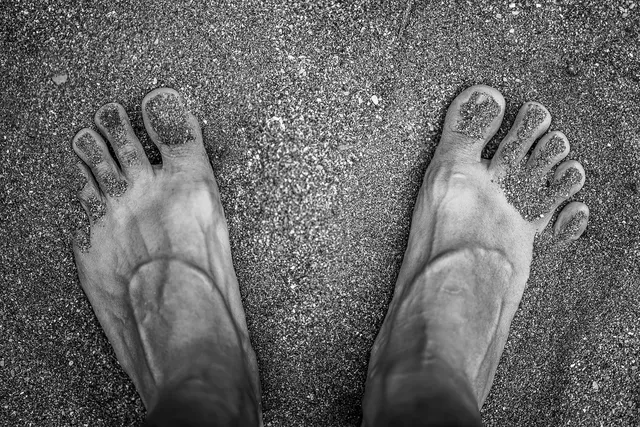 Barefoot Buttons