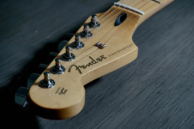 Fender Midnight Stratocaster Limited Edition MIJ w/Bag