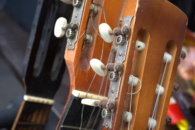Taylor 114e - Natural Sitka Spruce