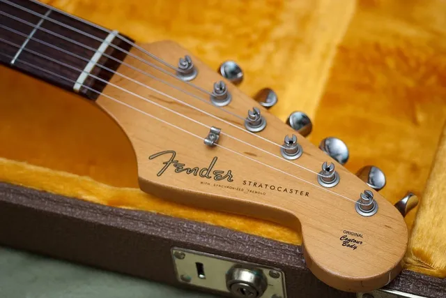 Fender American Ultra Stratocaster SSS Mocha Burst