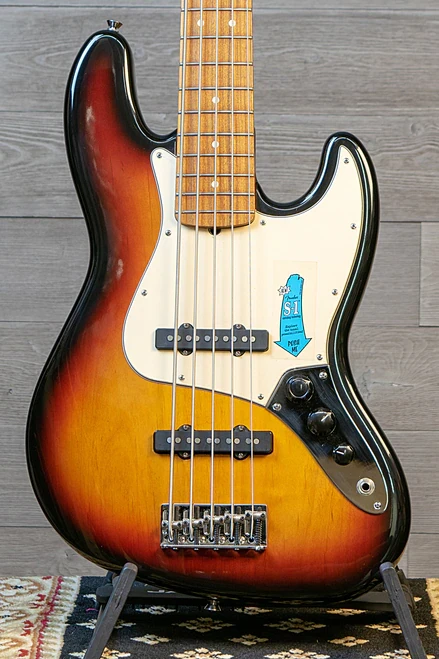 Fender American Series Jazz Bass V - 5 String 3 Tone Sunburst S1 Switch w/Case 